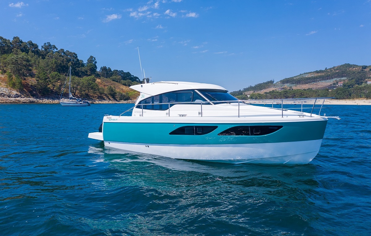 Rodman Spirit 31′ HT Outboard